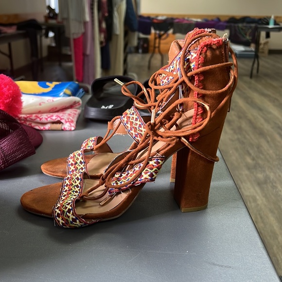 Heels - Picture 2 of 2